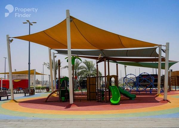 Single Row 4BR TH| Next to Corner |Prime Location