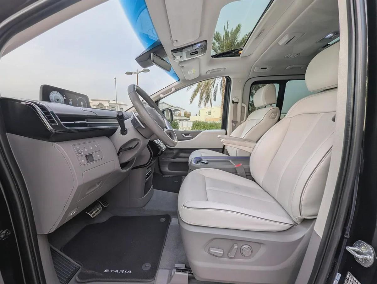 Hyundai Staria Luxury 2022 DIESEL - Korean Specs - Perfect Family Car-5-5