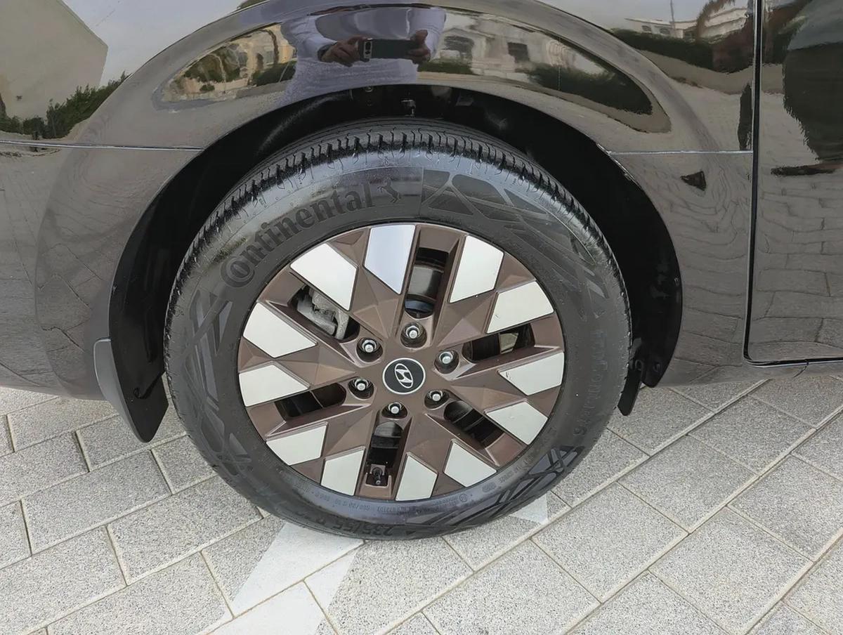 Hyundai Staria Luxury 2022 DIESEL - Korean Specs - Perfect Family Car-9-9