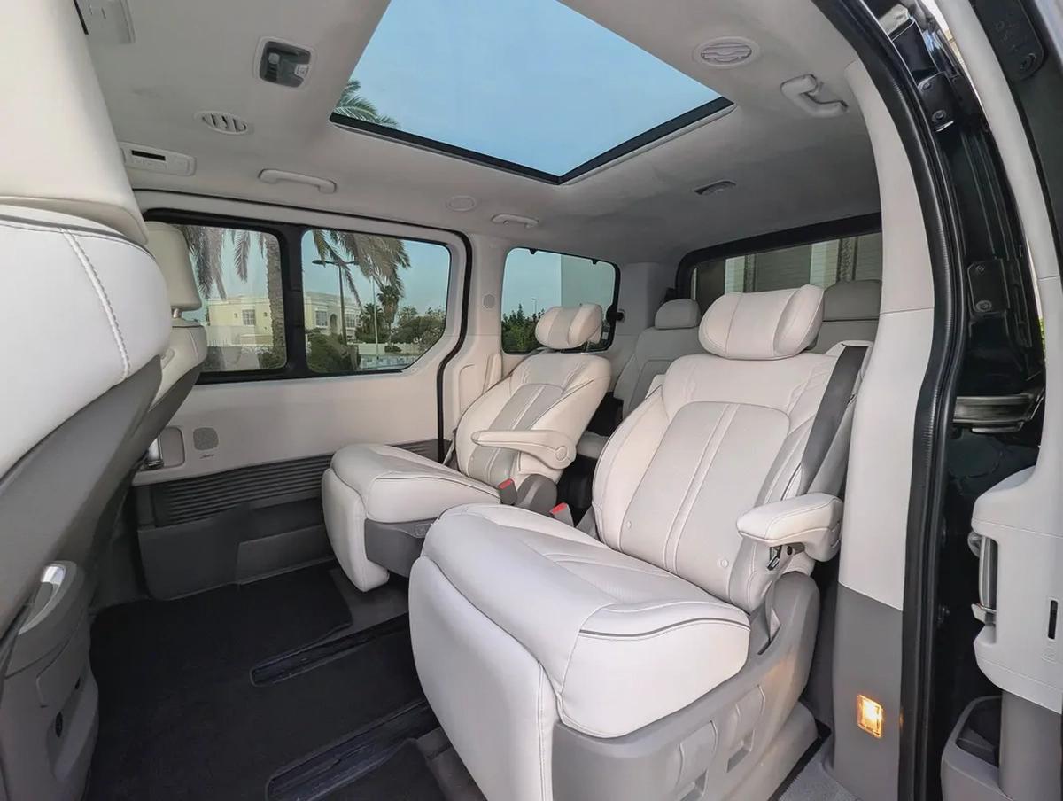 Hyundai Staria Luxury 2022 DIESEL - Korean Specs - Perfect Family Car-11-11