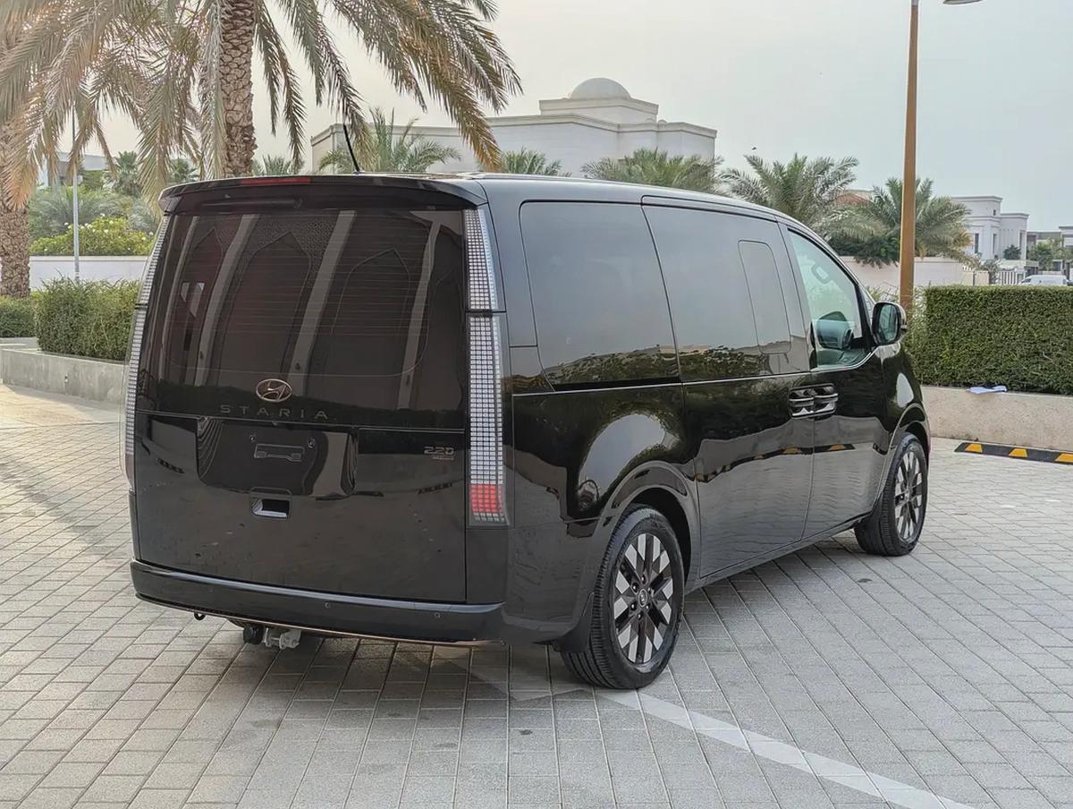 Hyundai Staria Luxury 2022 DIESEL - Korean Specs - Perfect Family Car-15-15