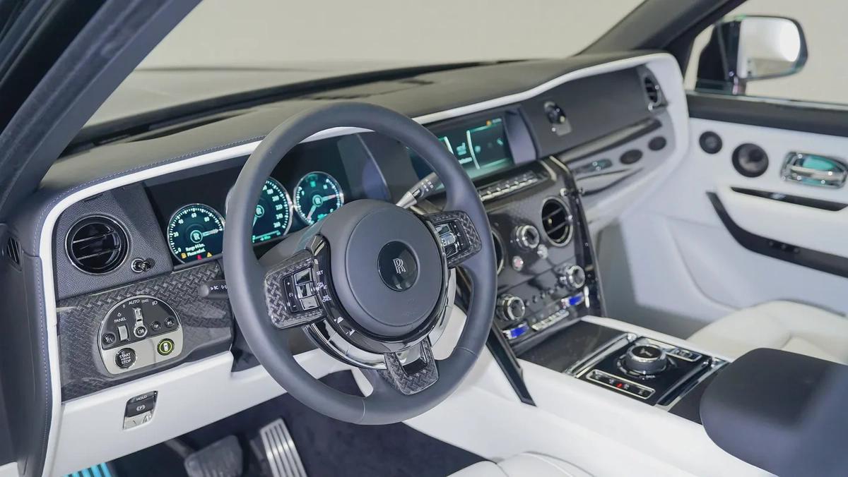 Cullinan Black Badge | AED 22,970 PM | Up to 3 Years unlimited Warranty |-3-3