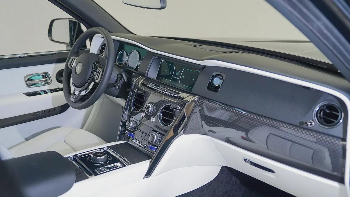 Cullinan Black Badge | AED 22,970 PM | Up to 3 Years unlimited Warranty |-5-5