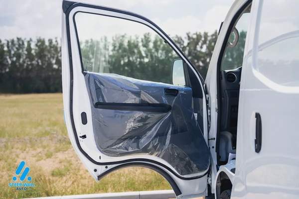 2025 Nissan Urvan NV350 - GCC Specs - Brand New!