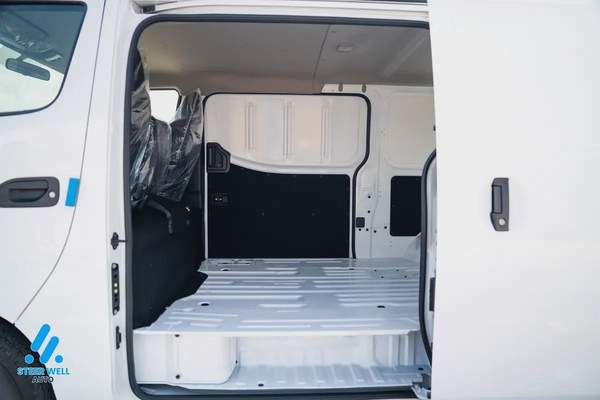 2025 Nissan Urvan NV350 - GCC Specs - Brand New!