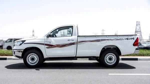 2026 Toyota Hilux SC GLX 2.8L AT Diesel (White-Red)