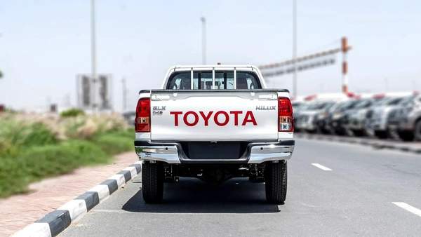 2026 Toyota Hilux SC GLX 2.8L AT Diesel (White-Red)