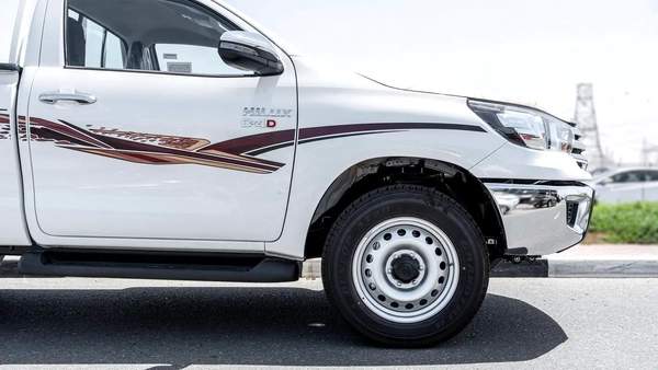 2026 Toyota Hilux SC GLX 2.8L AT Diesel (White-Red)