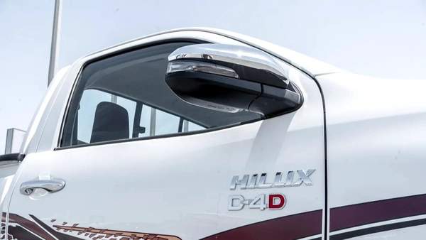2026 Toyota Hilux SC GLX 2.8L AT Diesel (White-Red)