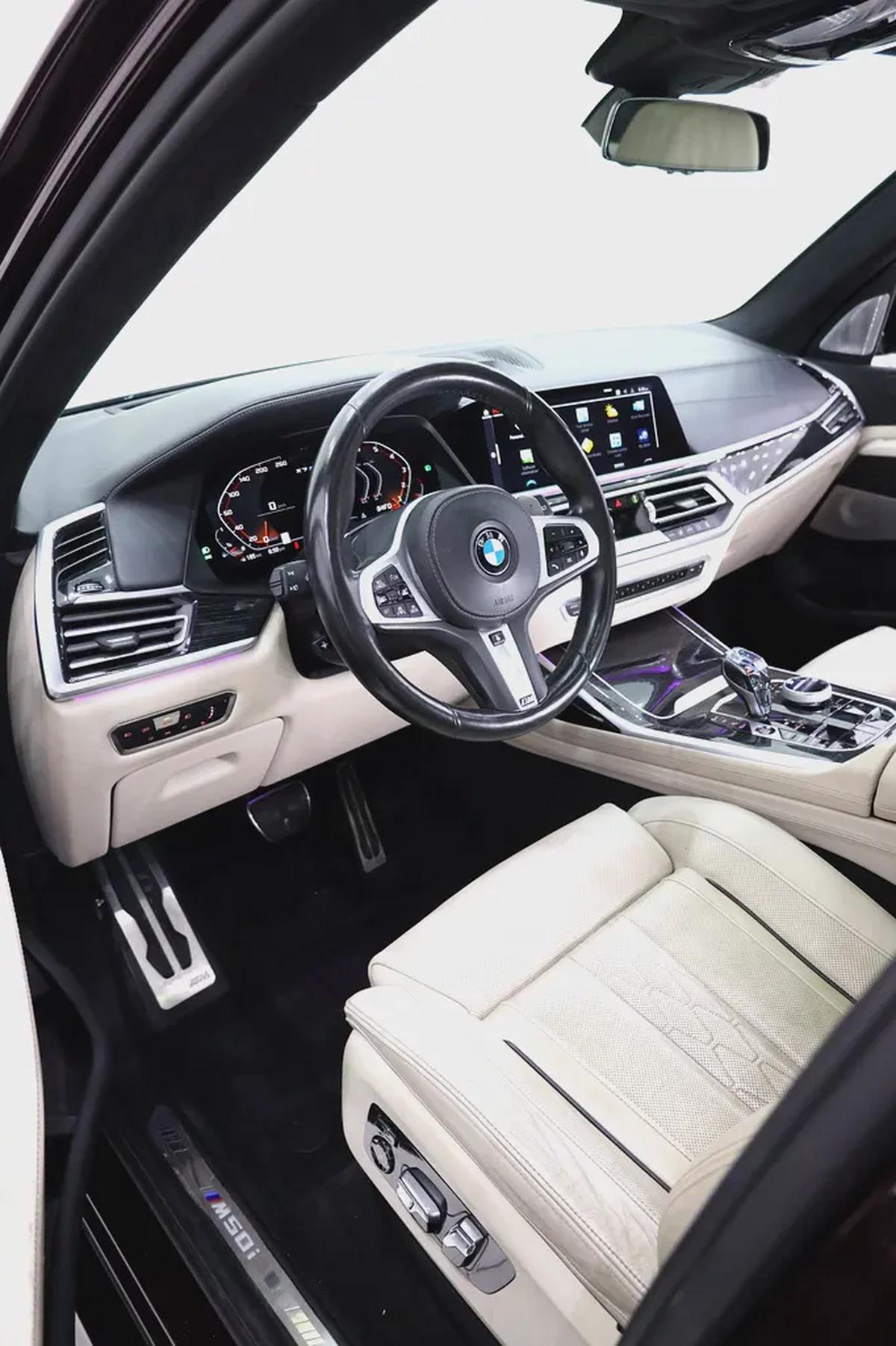 BMW X7 M SPORT 50i - 7 SEATER - MERIN IVORY WHITE AND FINEWOOD TRIM FINELINE IN INTERIOR-4-4