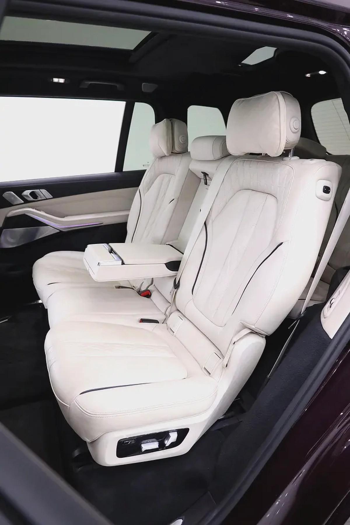 BMW X7 M SPORT 50i - 7 SEATER - MERIN IVORY WHITE AND FINEWOOD TRIM FINELINE IN INTERIOR-7-7