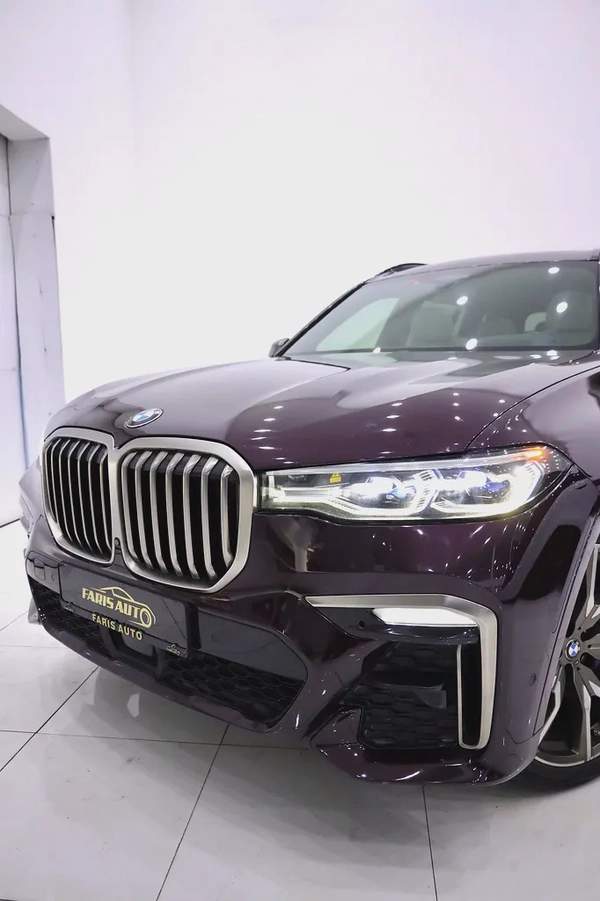 BMW X7 M SPORT 50i - 7 SEATER - MERIN IVORY WHITE AND FINEWOOD TRIM FINELINE IN INTERIOR