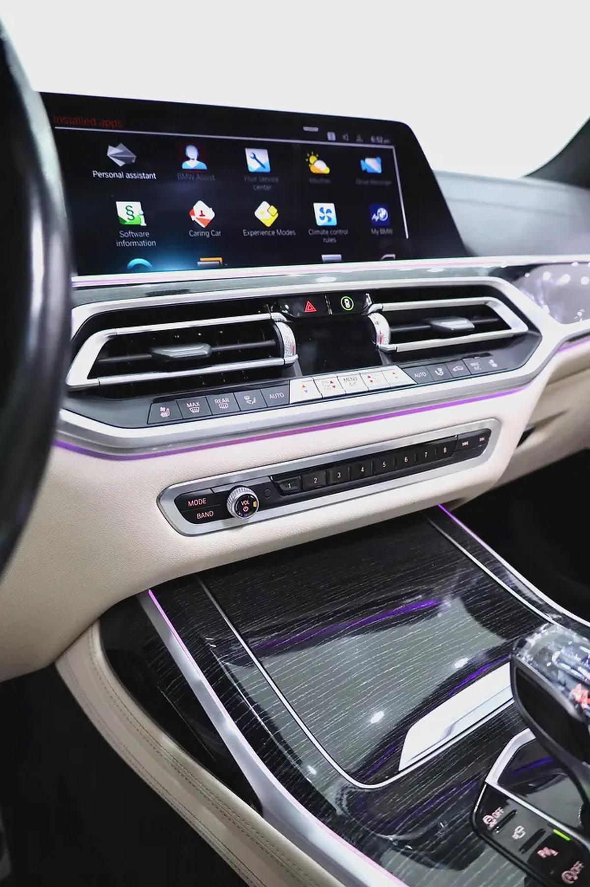 BMW X7 M SPORT 50i - 7 SEATER - MERIN IVORY WHITE AND FINEWOOD TRIM FINELINE IN INTERIOR-13-13