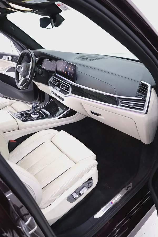BMW X7 M SPORT 50i - 7 SEATER - MERIN IVORY WHITE AND FINEWOOD TRIM FINELINE IN INTERIOR