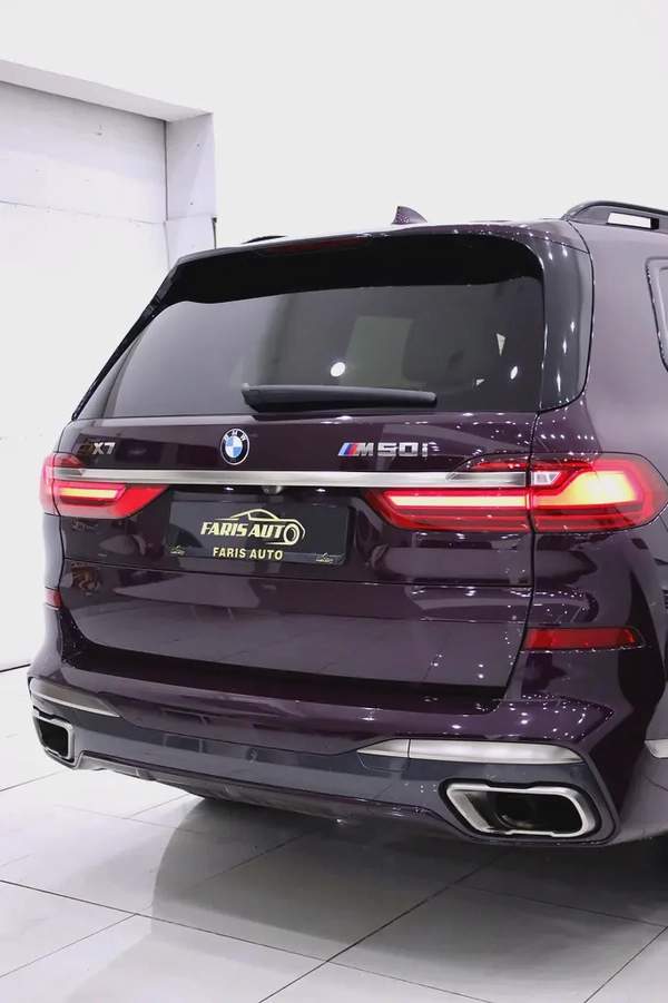 BMW X7 M SPORT 50i - 7 SEATER - MERIN IVORY WHITE AND FINEWOOD TRIM FINELINE IN INTERIOR