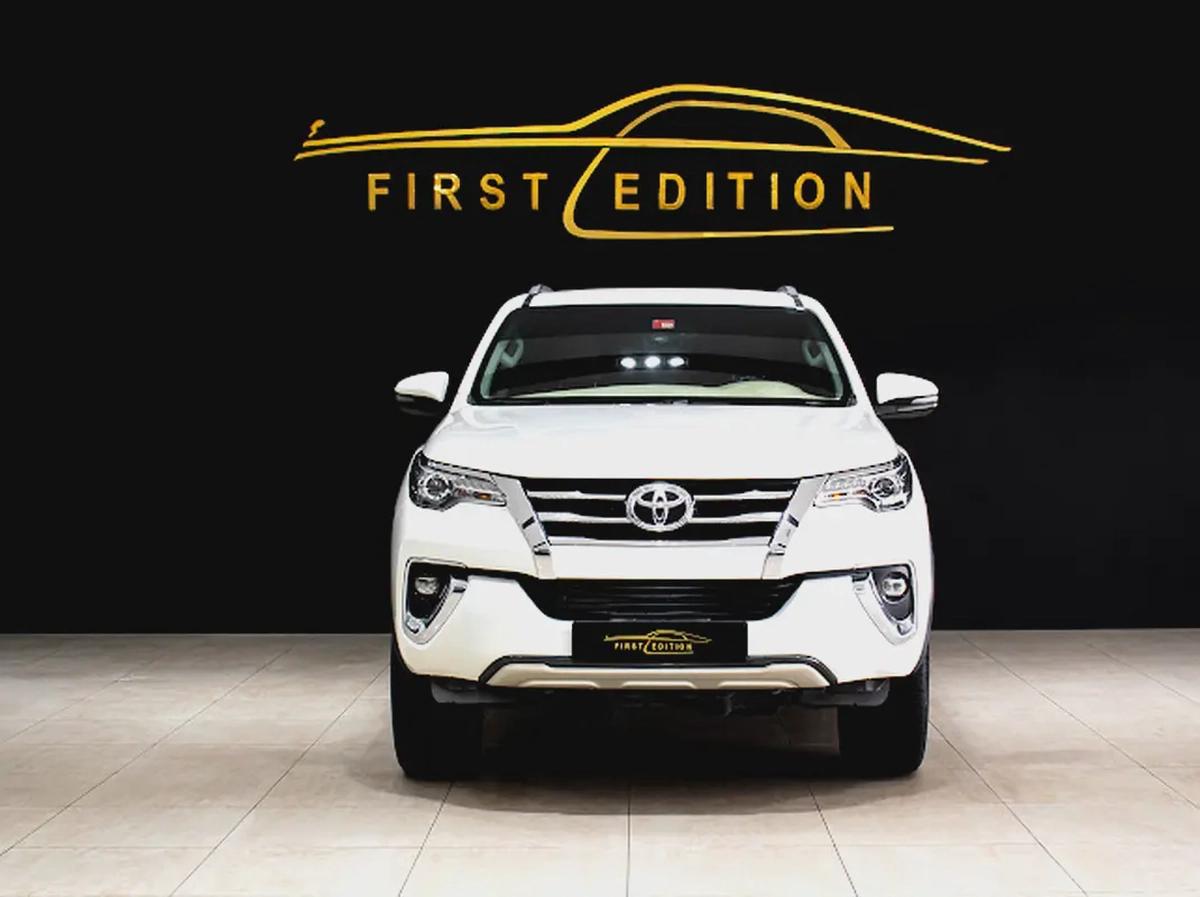 2019 ll Toyota fortuner ll VXR - V6 ll Gcc ll Full Option ll Single Owner-2-2