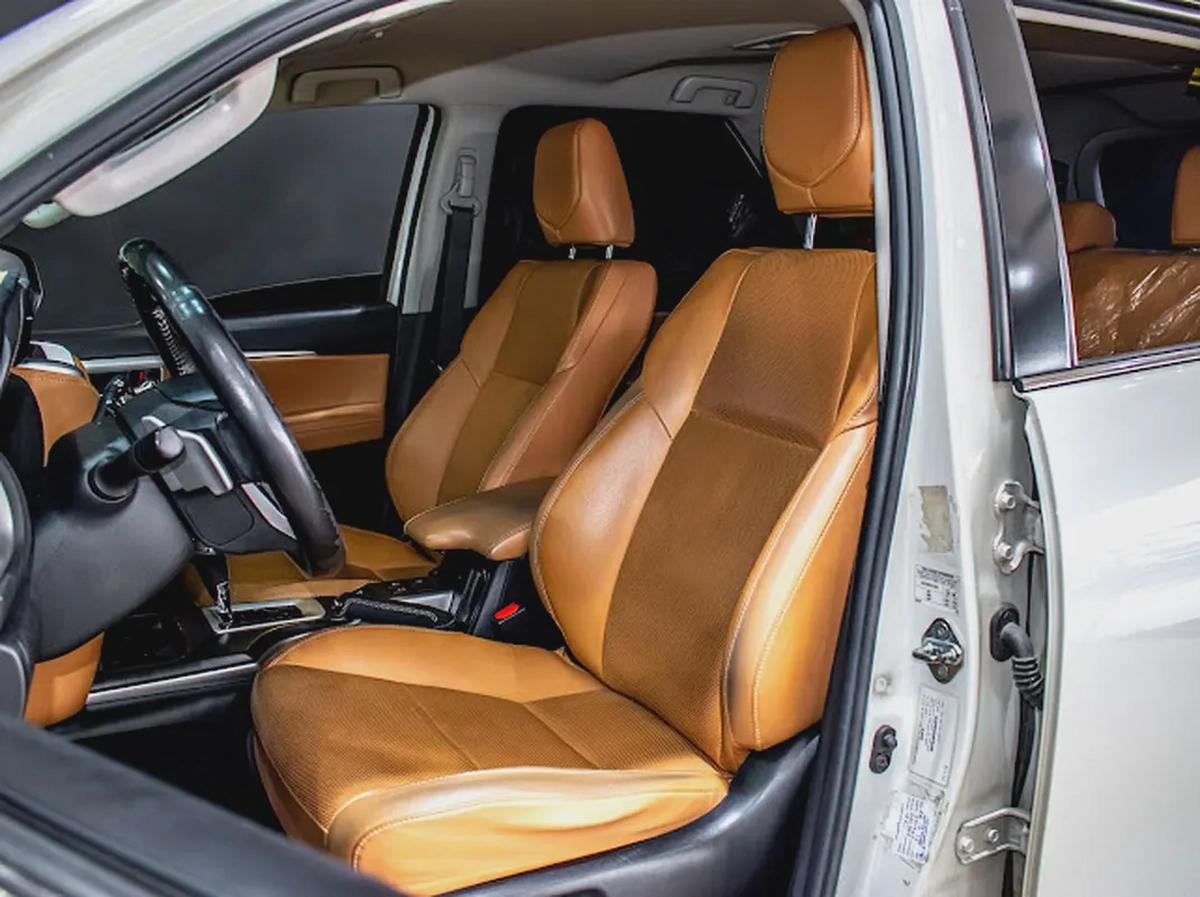 2019 ll Toyota fortuner ll VXR - V6 ll Gcc ll Full Option ll Single Owner-8-8