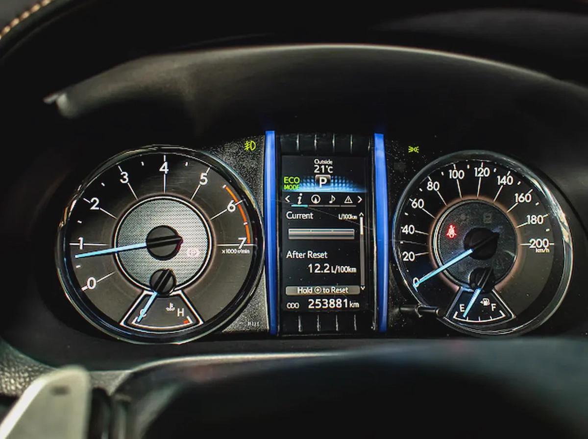 2019 ll Toyota fortuner ll VXR - V6 ll Gcc ll Full Option ll Single Owner-11-11