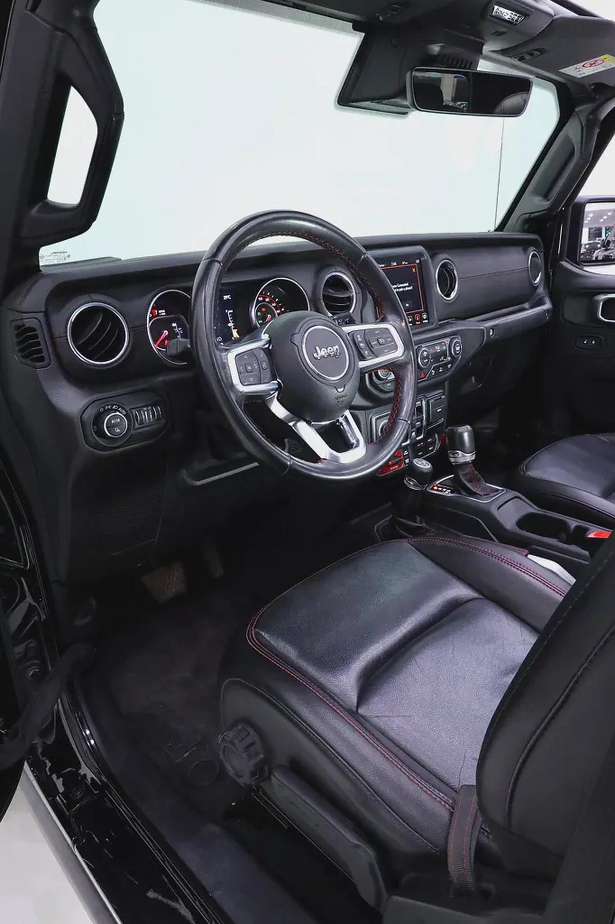 JEEP GLADIATOR GCC 1 of 300 RUBICON LAUNCH EDITION + 4x4 TRAIL RATED + FULLY LOADED-4-4