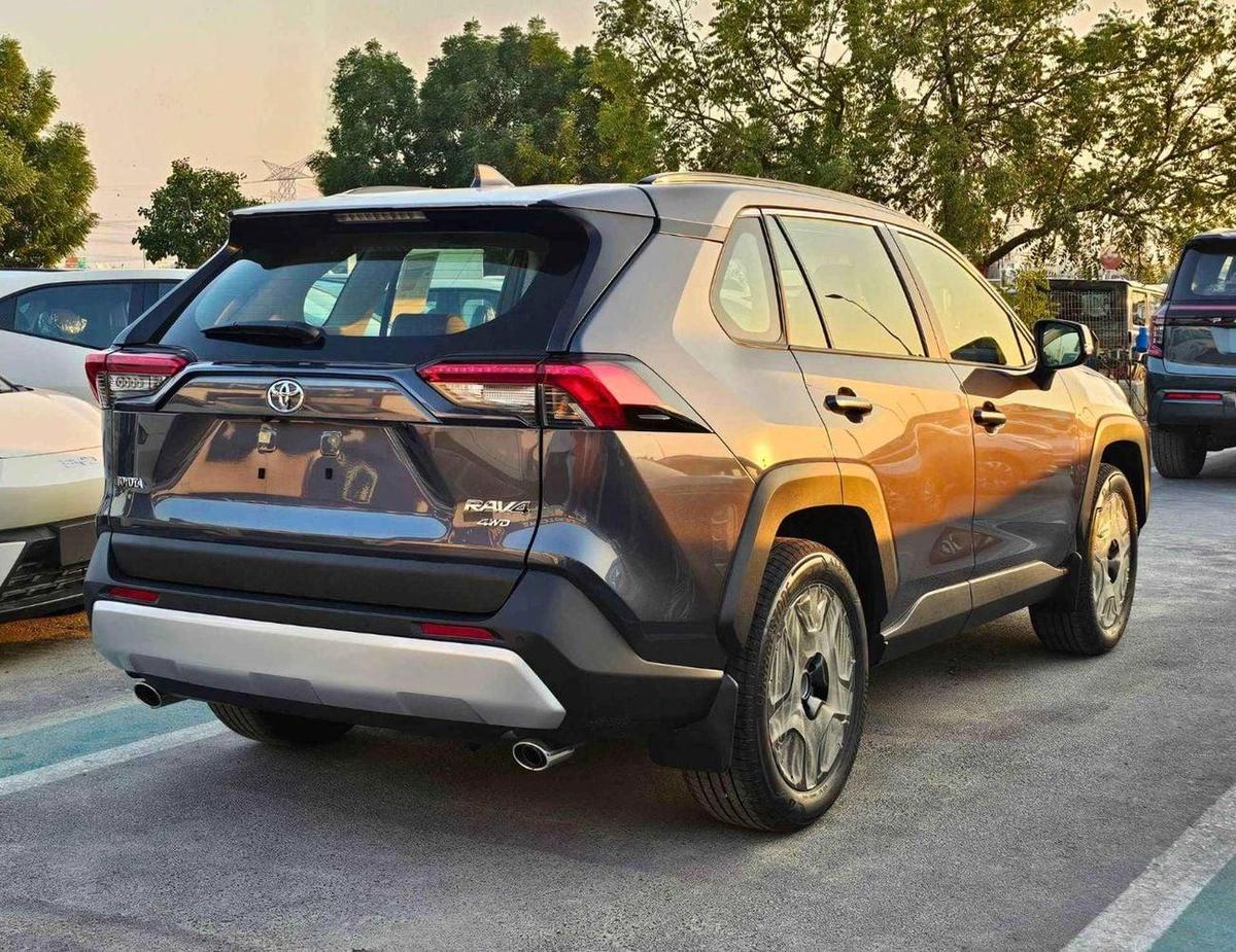 Toyota RAV4 ADVENTURE / 2.5L PETROL 4WD / PANORAMIC ROOF / LEATHER WITH DRIVER POWER SEAT (CODE # RADVP)-4-4