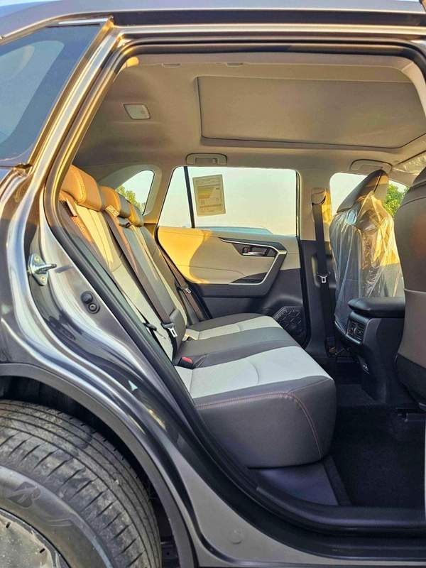 Toyota RAV4 ADVENTURE / 2.5L PETROL 4WD / PANORAMIC ROOF / LEATHER WITH DRIVER POWER SEAT (CODE # RADVP)