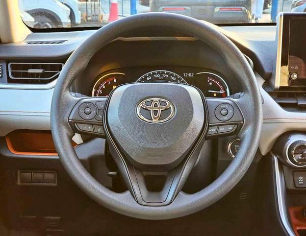 Toyota RAV4 ADVENTURE / 2.5L PETROL 4WD / PANORAMIC ROOF / LEATHER WITH DRIVER POWER SEAT (CODE # RADVP)