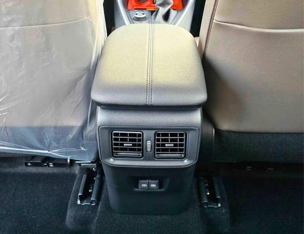 Toyota RAV4 ADVENTURE / 2.5L PETROL 4WD / PANORAMIC ROOF / LEATHER WITH DRIVER POWER SEAT (CODE # RADVP)