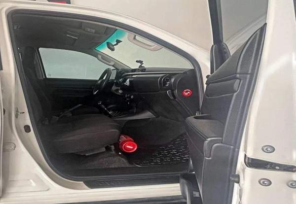 Toyota Hilux GL 2.7L-4CYL EXCELLENT CONDITION - 4WD MANUAL GEAR