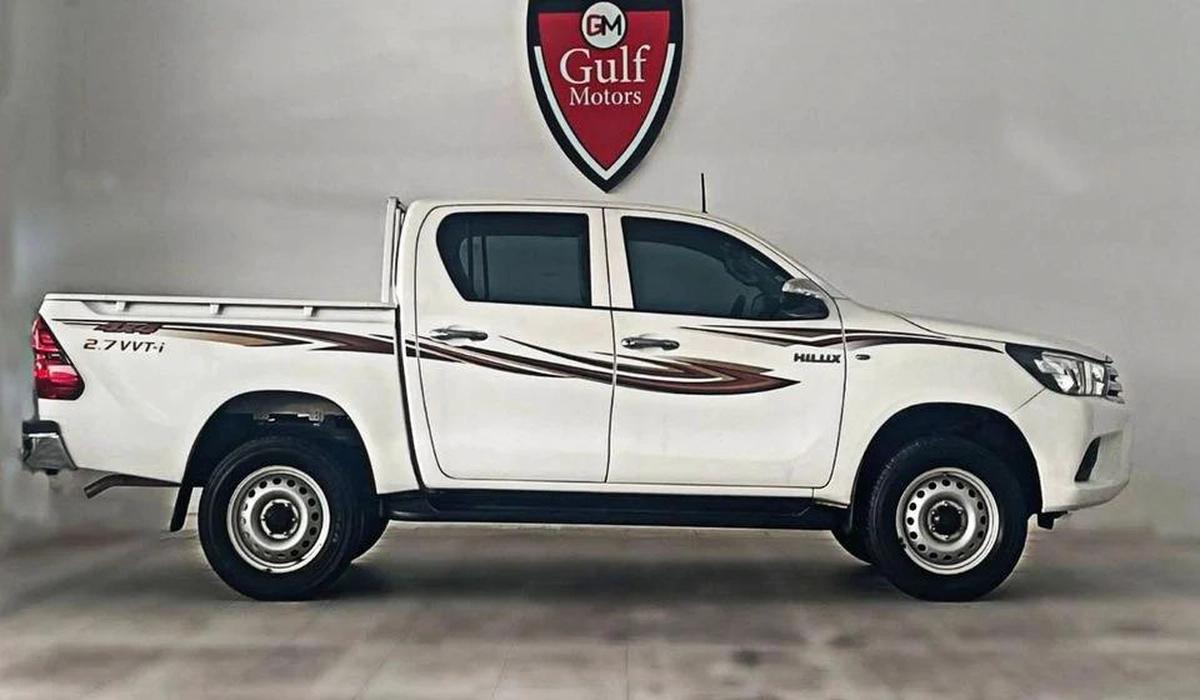 Toyota Hilux GL 2.7L-4CYL EXCELLENT CONDITION - 4WD MANUAL GEAR-1-1