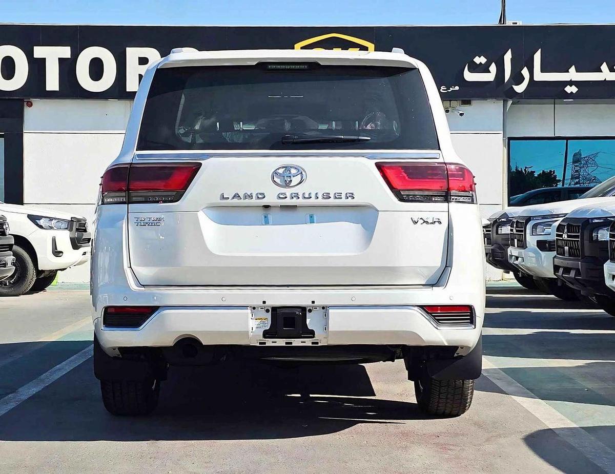 Toyota Land Cruiser VXR | 3.3L DIESEL | With RADAR Top Variant | HUD | GCC (CODE # 69000)-1-1