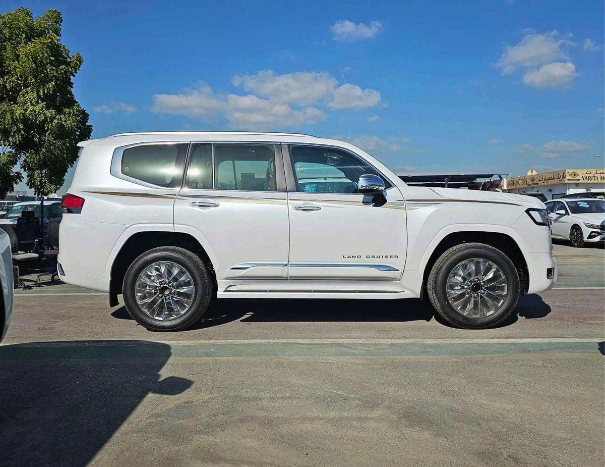Toyota Land Cruiser VXR | 3.3L DIESEL | With RADAR Top Variant | HUD | GCC (CODE # 69000)-3-3