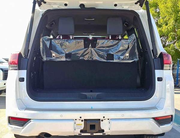Toyota Land Cruiser VXR | 3.3L DIESEL | With RADAR Top Variant | HUD | GCC (CODE # 69000)