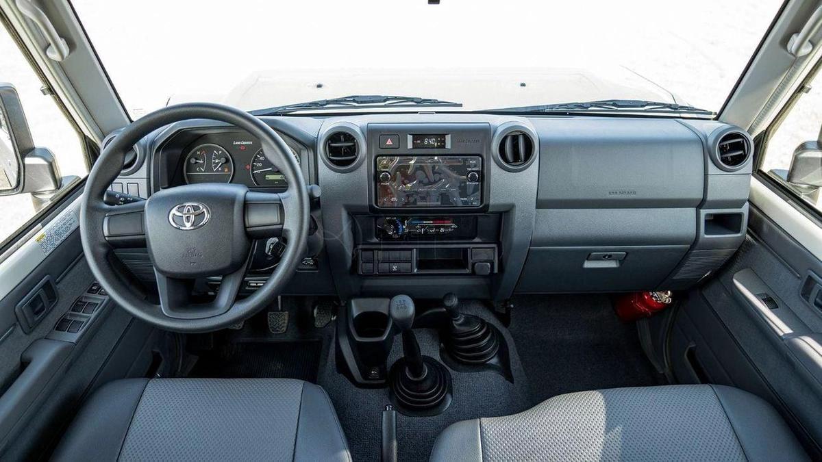 Toyota Land Cruiser 70 Toyota LC76 Hard Top 4.2L Diesel V6 5doors MY2025-9-9