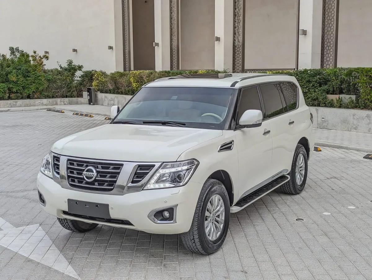 NISSAN PATROL 2017 GCC OPTION SE SUNROOF V6 4.0L IN EXCELLENT CONDITION-1-1