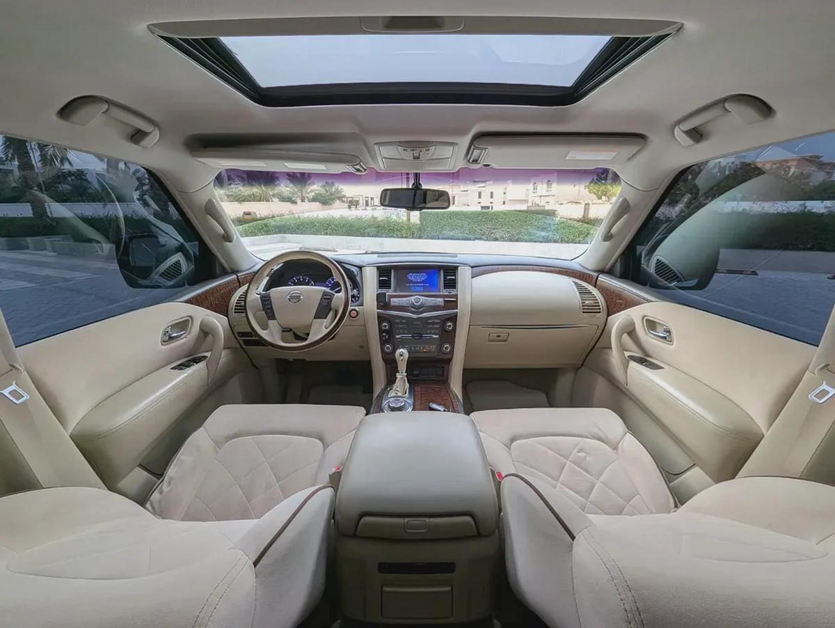 NISSAN PATROL 2017 GCC OPTION SE SUNROOF V6 4.0L IN EXCELLENT CONDITION-2-2