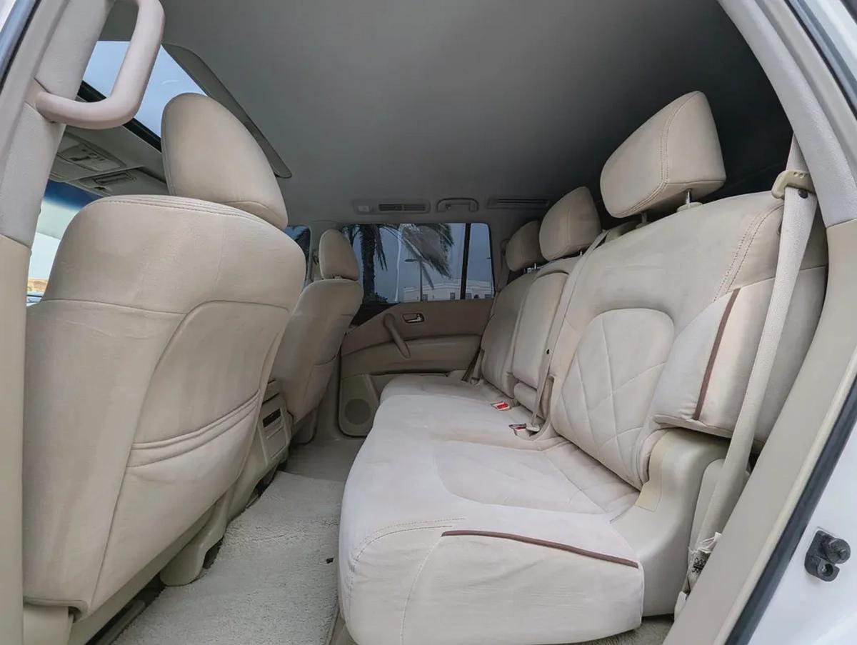 NISSAN PATROL 2017 GCC OPTION SE SUNROOF V6 4.0L IN EXCELLENT CONDITION-5-5