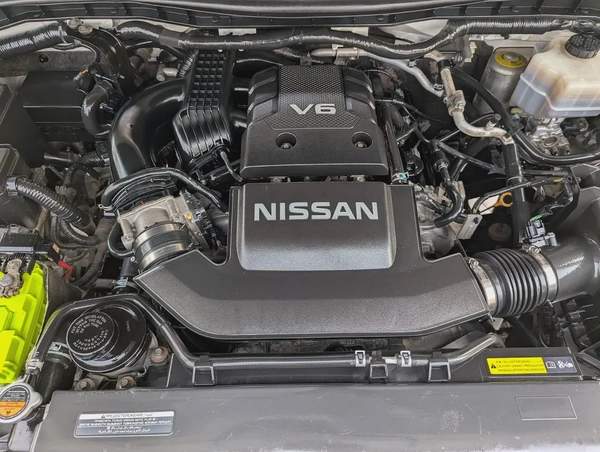 NISSAN PATROL 2017 GCC OPTION SE SUNROOF V6 4.0L IN EXCELLENT CONDITION