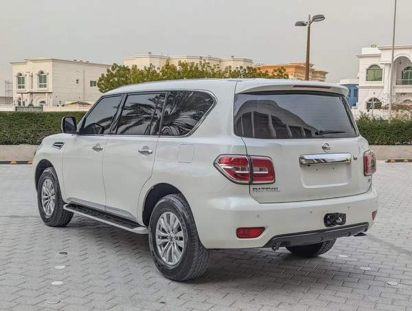NISSAN PATROL 2017 GCC OPTION SE SUNROOF V6 4.0L IN EXCELLENT CONDITION