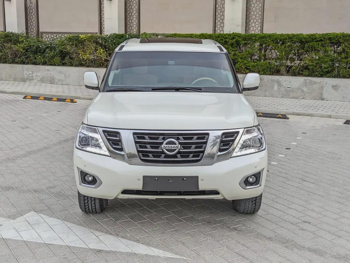 NISSAN PATROL 2017 GCC OPTION SE SUNROOF V6 4.0L IN EXCELLENT CONDITION-17-17