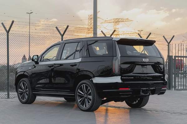 Sport 6.2L AWD Cadillac Escalade Sport - 2025 Brand New (Export)