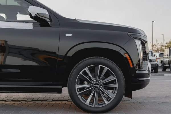 Sport 6.2L AWD Cadillac Escalade Sport - 2025 Brand New (Export)