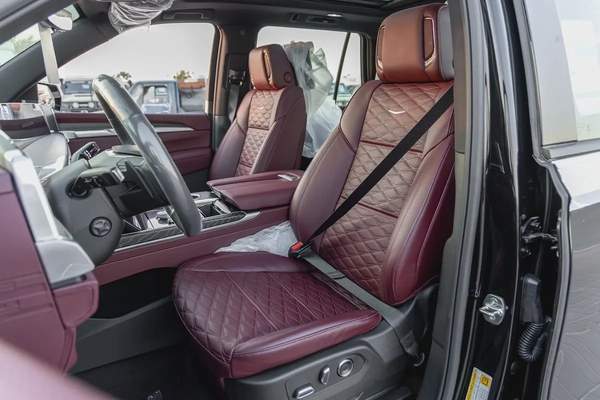 Sport 6.2L AWD Cadillac Escalade Sport - 2025 Brand New (Export)