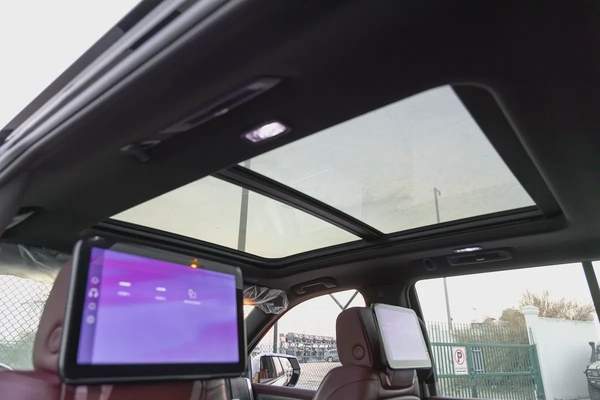 Sport 6.2L AWD Cadillac Escalade Sport - 2025 Brand New (Export)