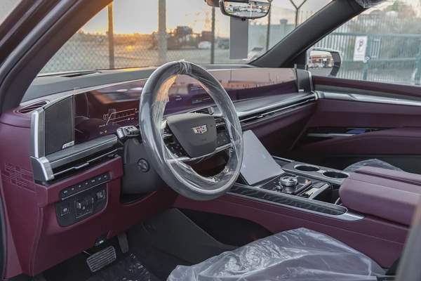 Sport 6.2L AWD Cadillac Escalade Sport - 2025 Brand New (Export)