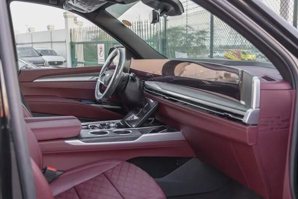 Sport 6.2L AWD Cadillac Escalade Sport - 2025 Brand New (Export)