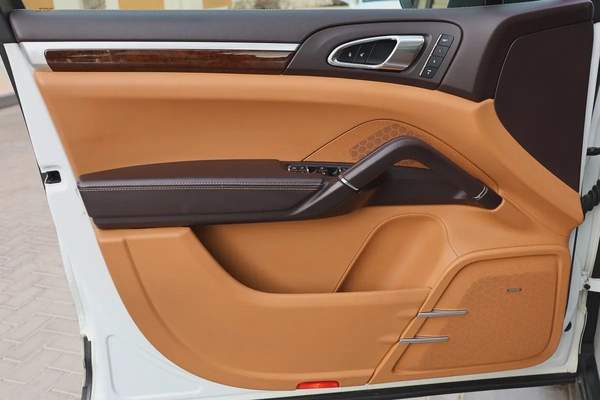 PORSCHE CAYENNE S-2013-102000KM-GCC SPECS-EXCELLENT CONDITION