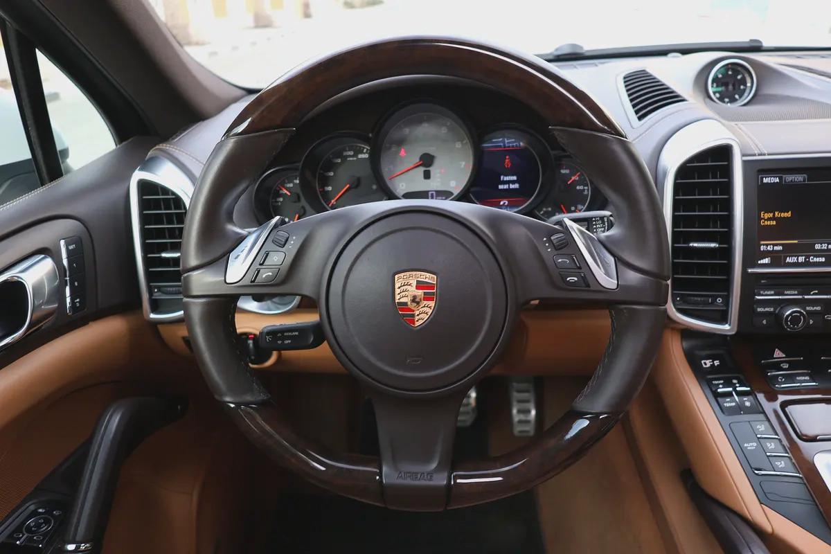 PORSCHE CAYENNE S-2013-102000KM-GCC SPECS-EXCELLENT CONDITION-12-12