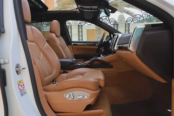 PORSCHE CAYENNE S-2013-102000KM-GCC SPECS-EXCELLENT CONDITION