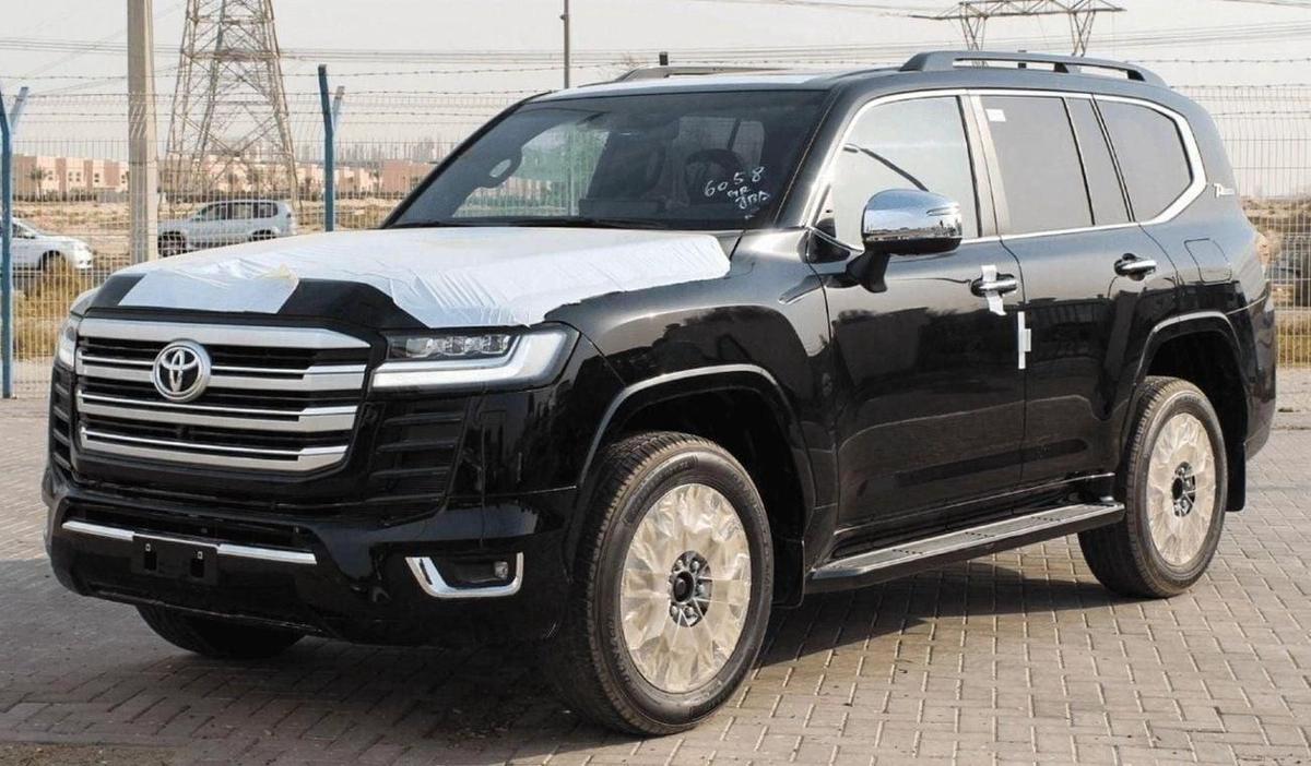 Toyota Land Cruiser LAND CRUISER VXR 3.5L PETROL 2024-2-2