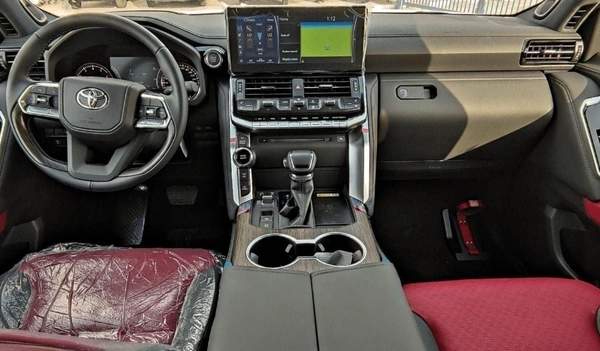 Toyota Land Cruiser LAND CRUISER VXR 3.5L PETROL 2024